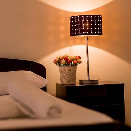 Hostel Royal Obrenovac  Dış mekan fotoğraf