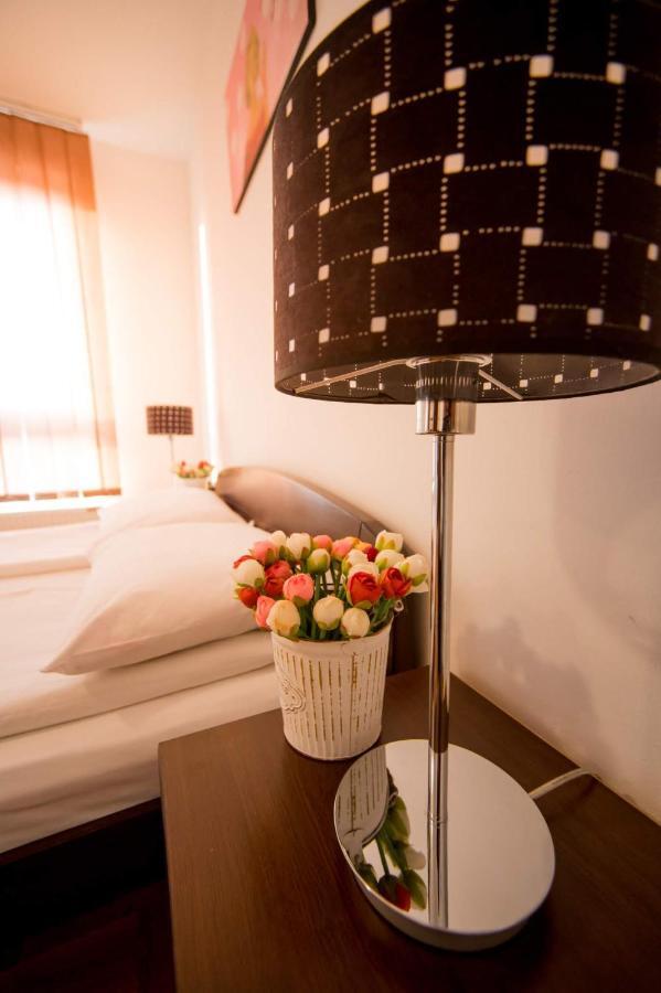 Hostel Royal Obrenovac  Dış mekan fotoğraf