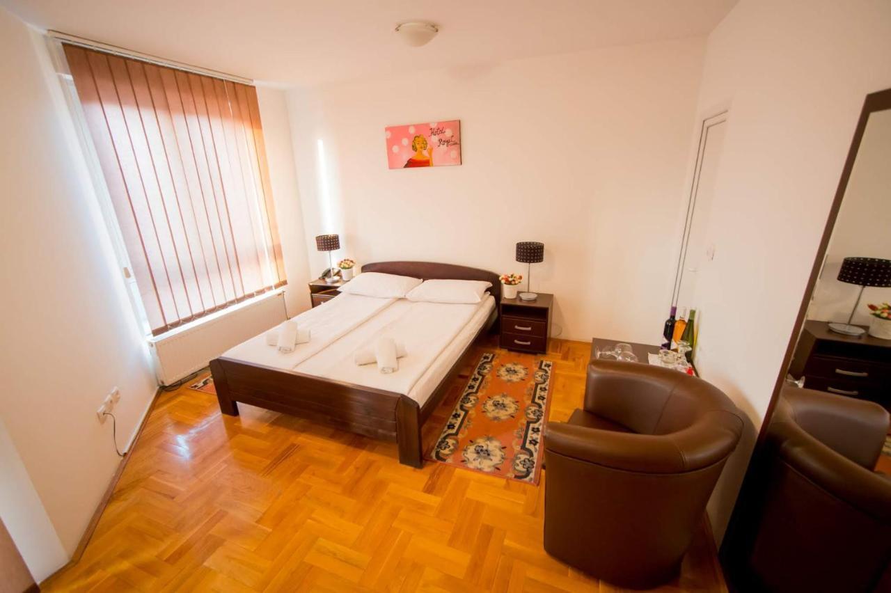 Hostel Royal Obrenovac  Dış mekan fotoğraf