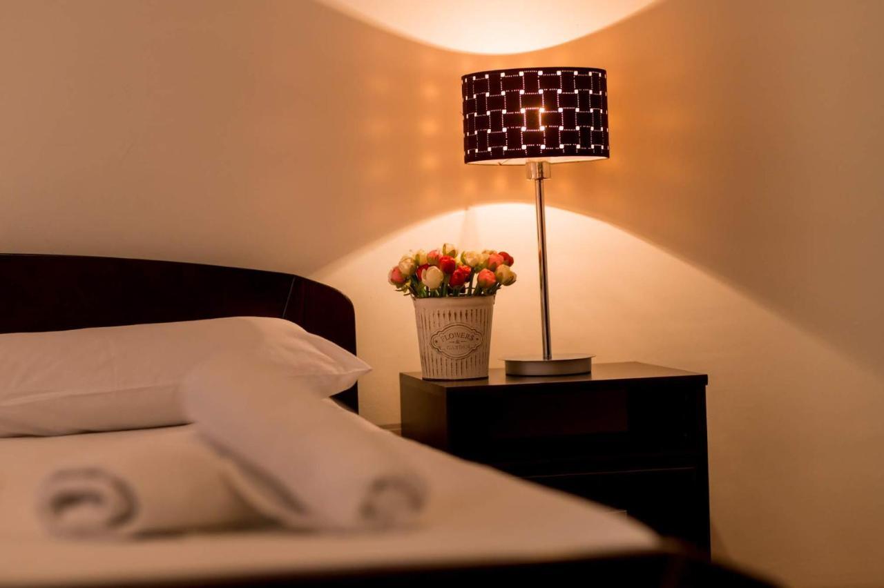 Hostel Royal Obrenovac  Dış mekan fotoğraf
