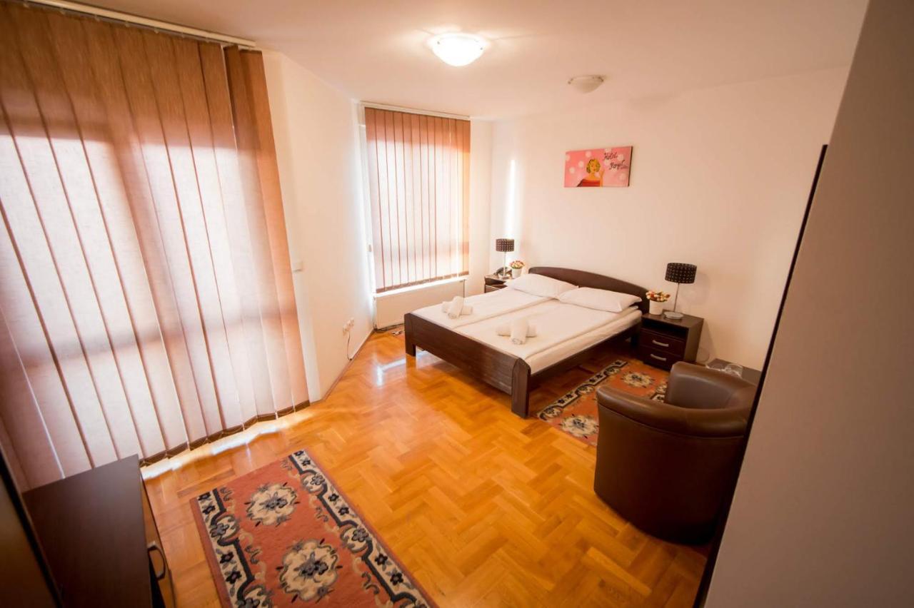 Hostel Royal Obrenovac  Dış mekan fotoğraf