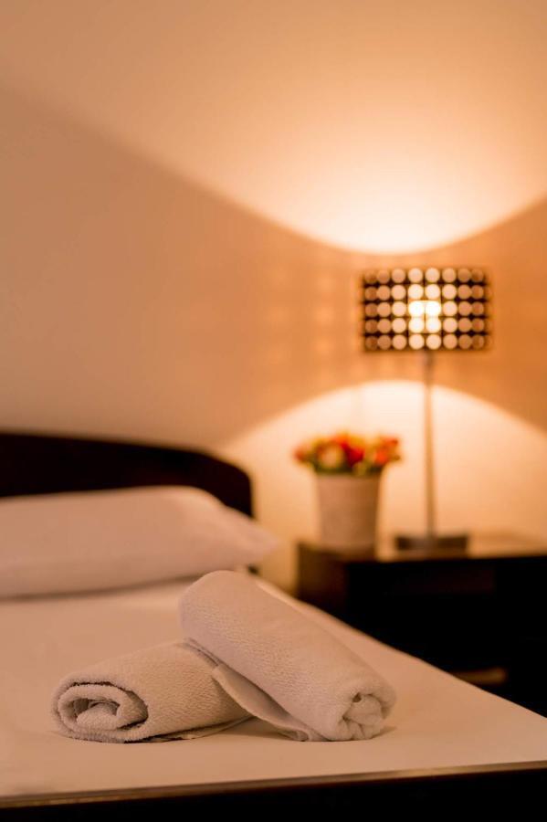 Hostel Royal Obrenovac  Dış mekan fotoğraf